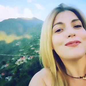 Meet your Posher, Marcela